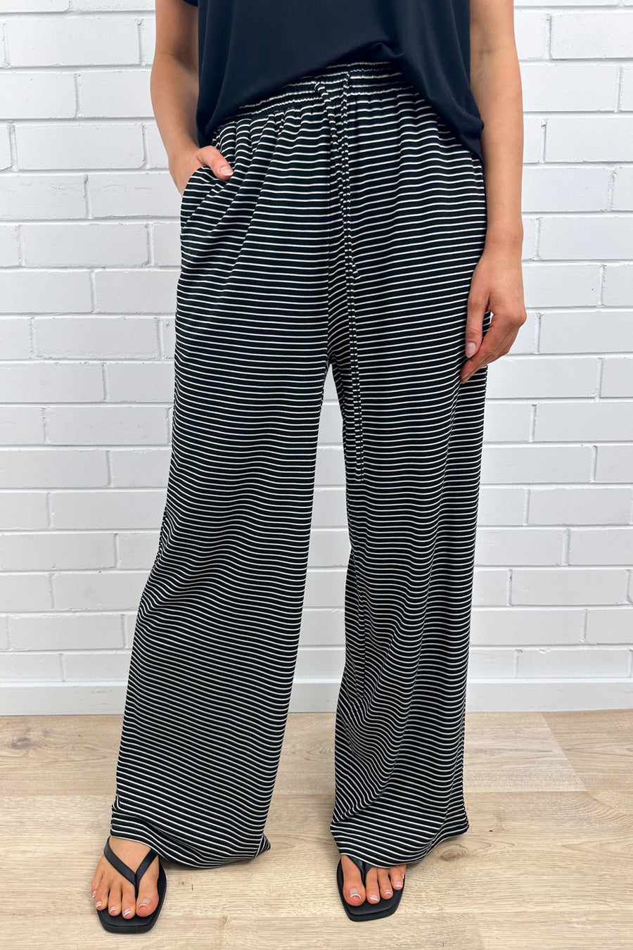 Black White Stripe