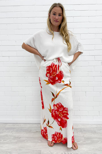 White Red Floral: ebba