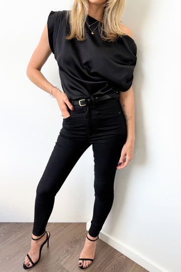 Black: izzy