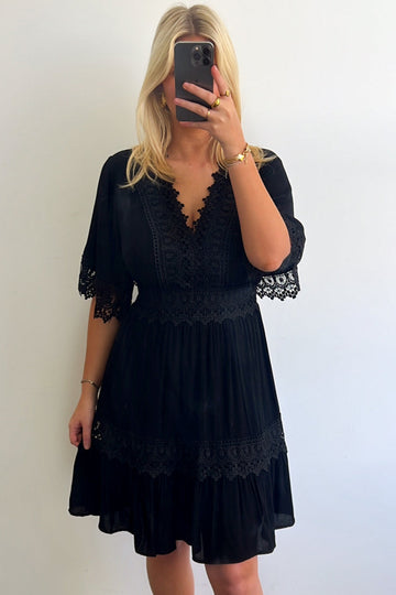 Black: beth