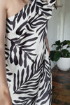 Black Leaf Print
