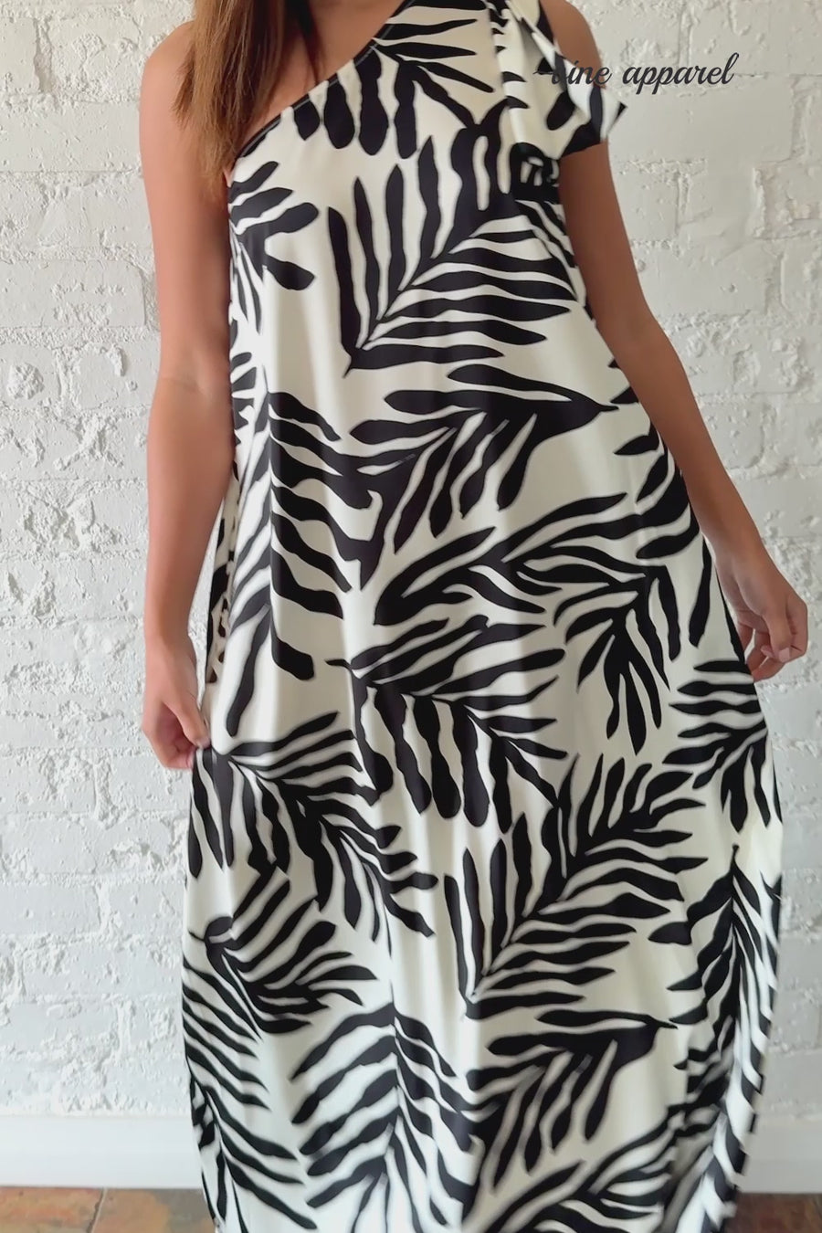 Black Leaf Print
