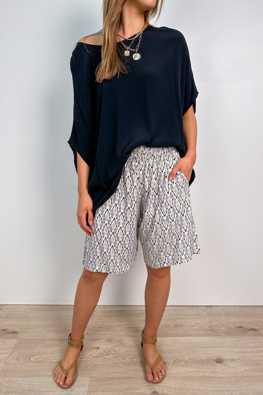 Black Beige Multi