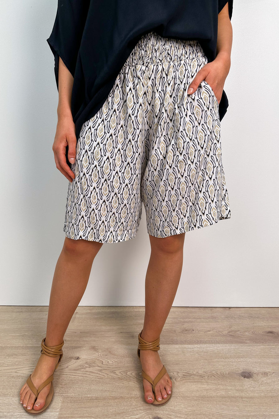 Black Beige Multi