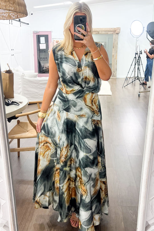 Grey Print: beth