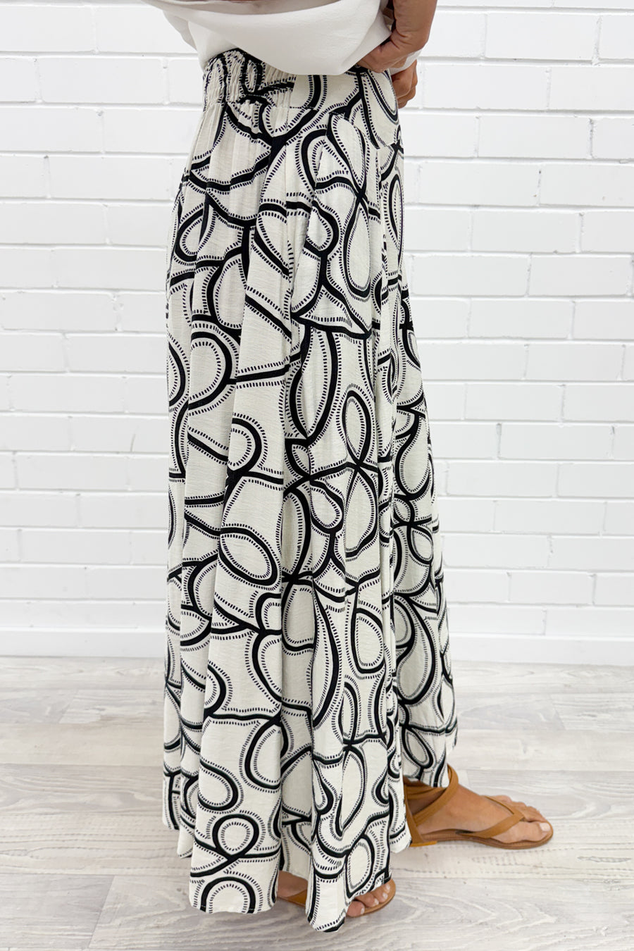 White Black Swirl