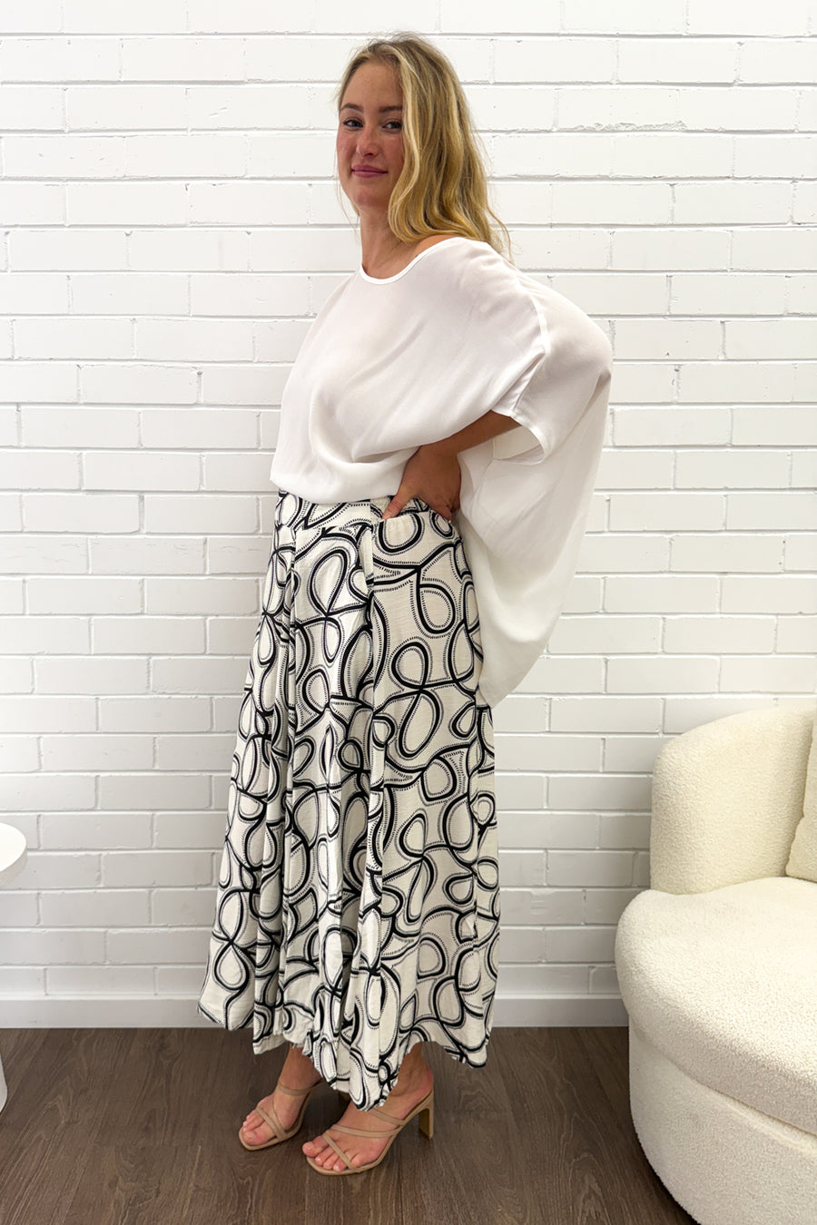 White Black Swirl