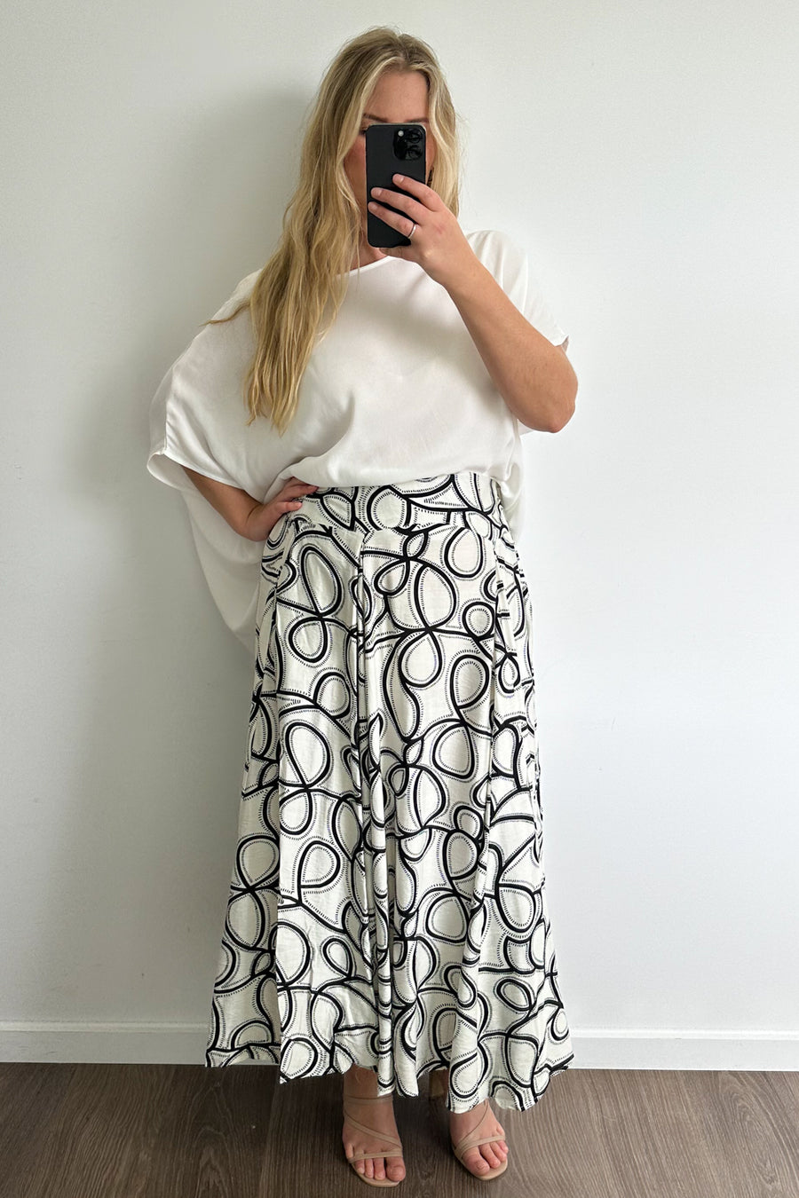 White Black Swirl