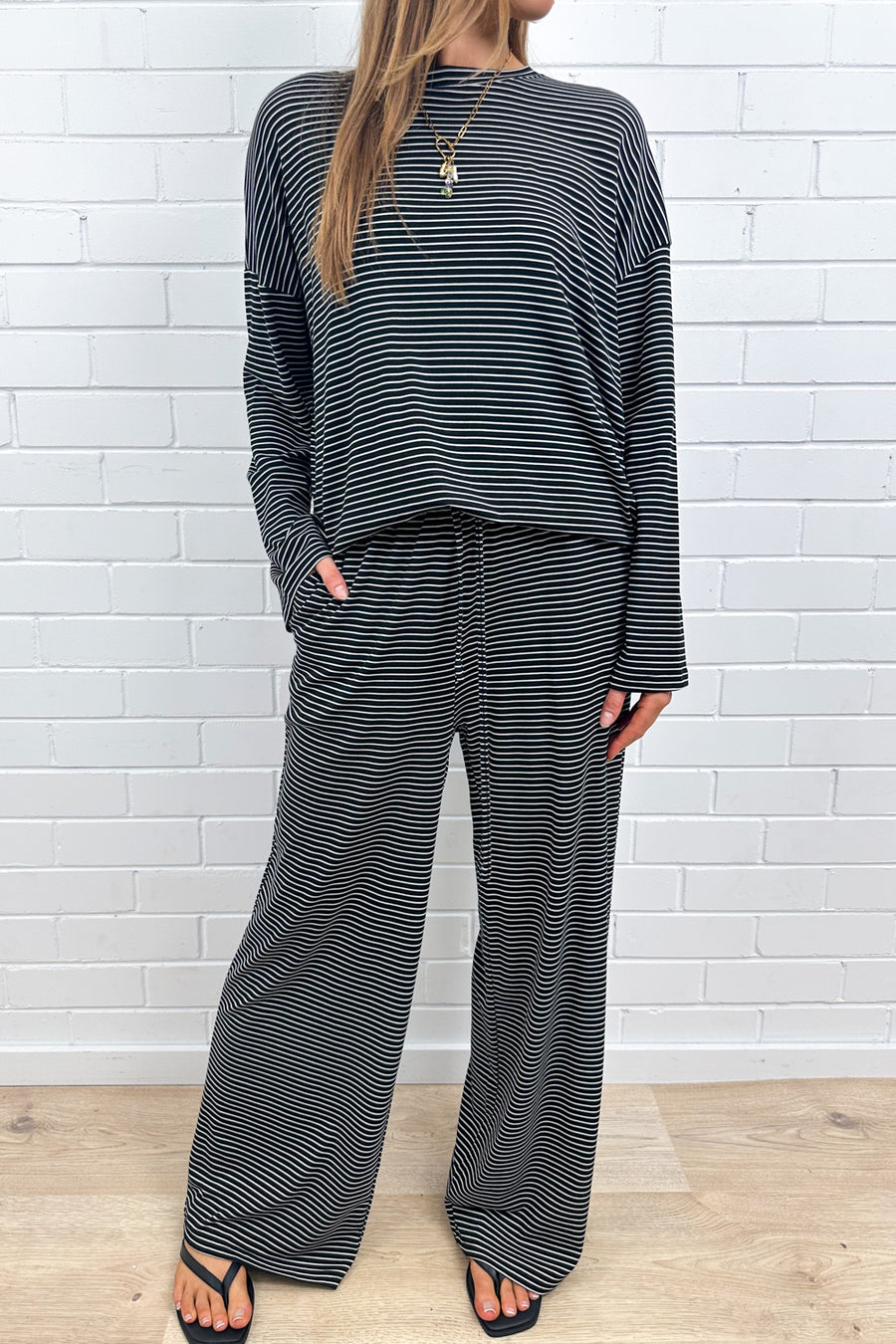 Black White Stripe