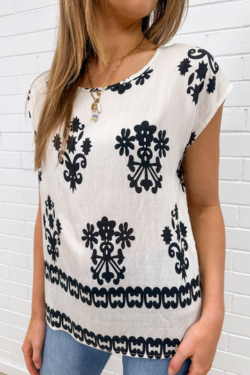 Cream Black: eve