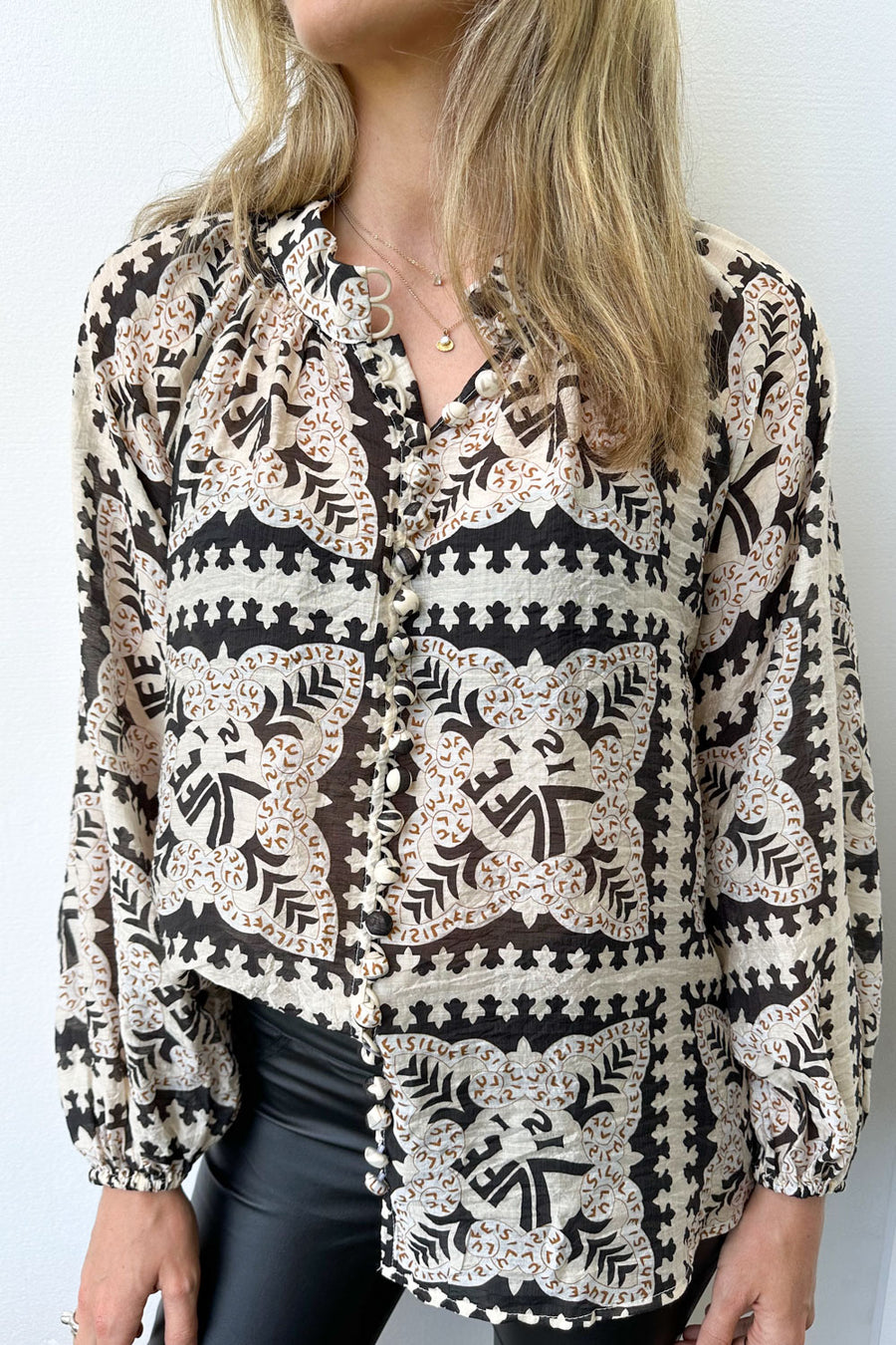 Black Geometric