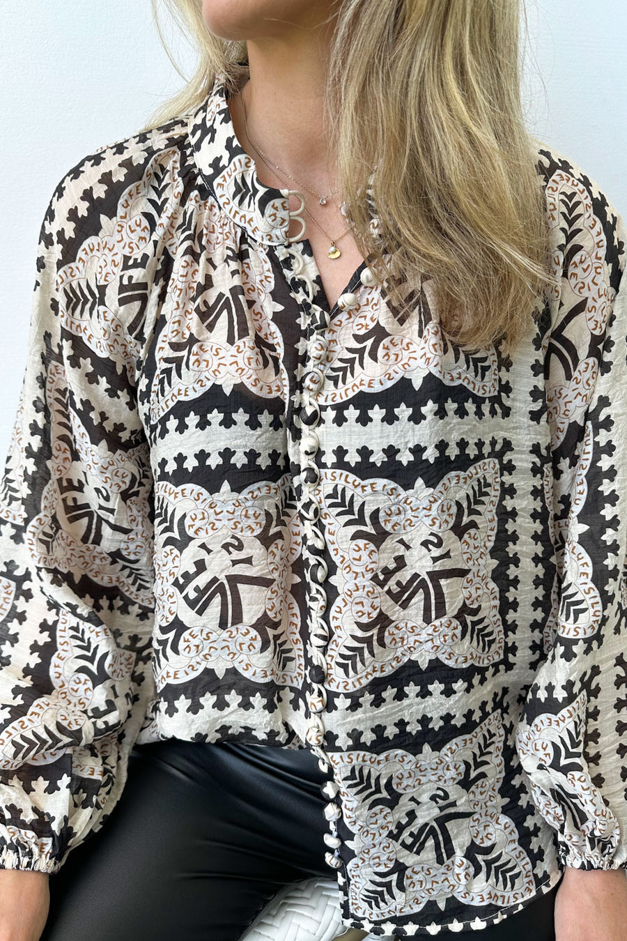 Black Geometric