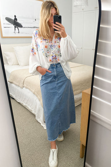 Light Denim: izzy