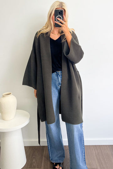 Khaki: beth