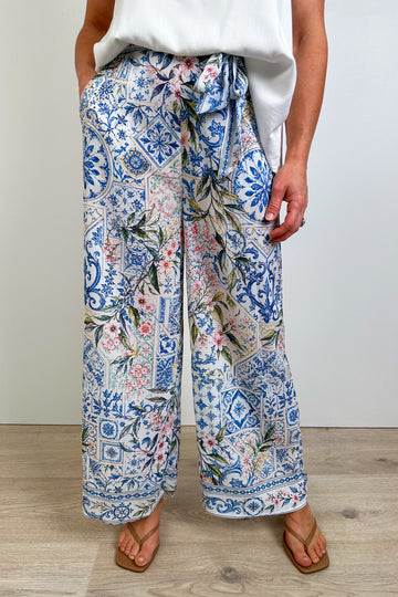Floral Tile Print: bri