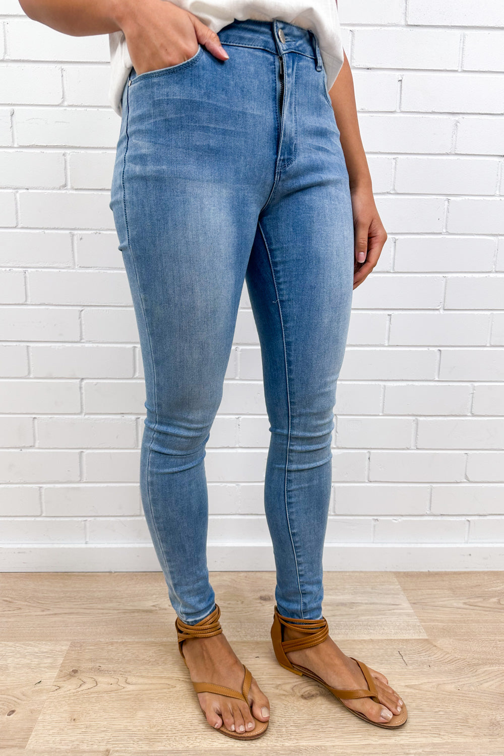 Leigh Mid Rise Skinny Jean - Light Denim – Vine Apparel