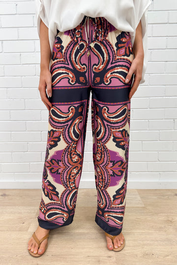 Navy Pink Paisley: eve