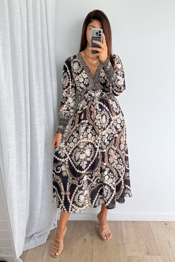 Black Vintage Pearl: kym