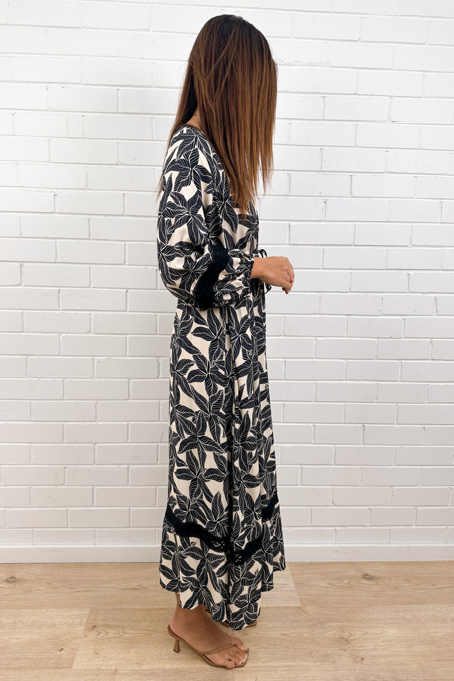 Black Cream Floral