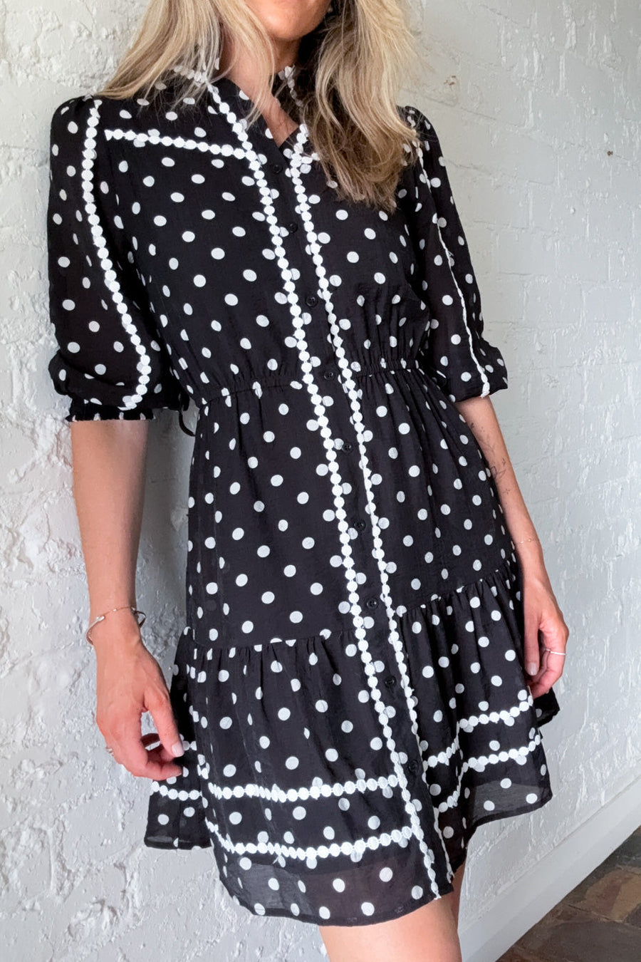 Black White Spot