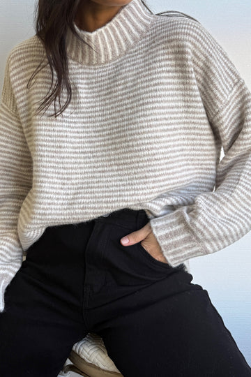 Natural White Stripe: kate