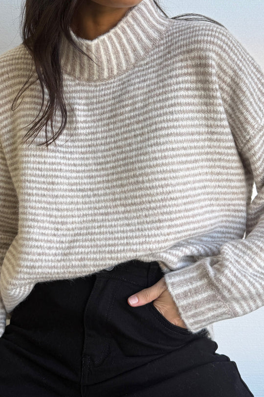 Natural White Stripe: kate