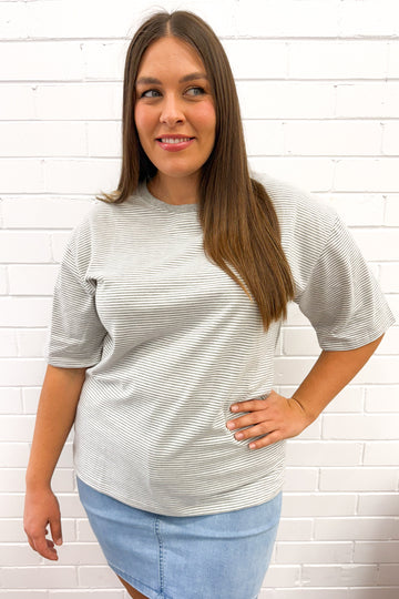 Grey White Stripe: nat
