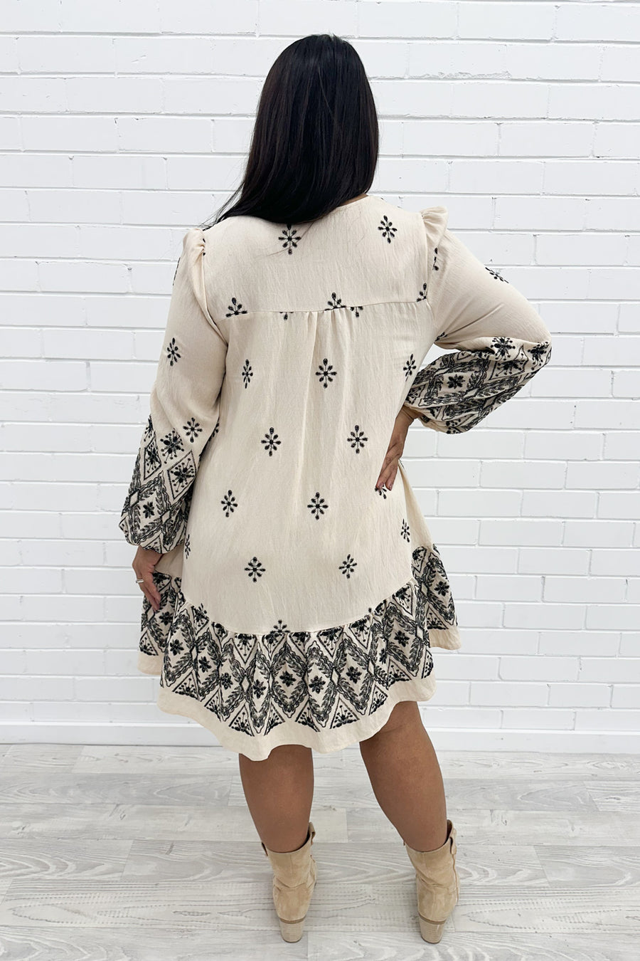 Cream Black