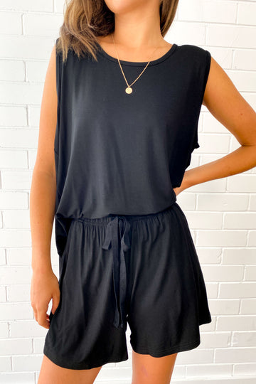 Black: tah