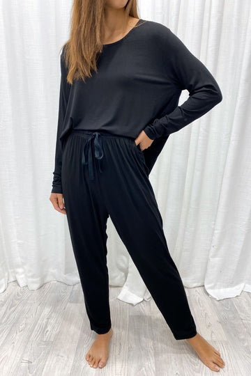 Black: kym