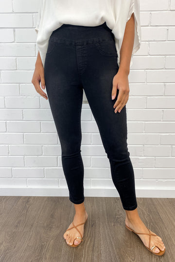 Black: kym