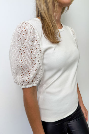 White: izzy