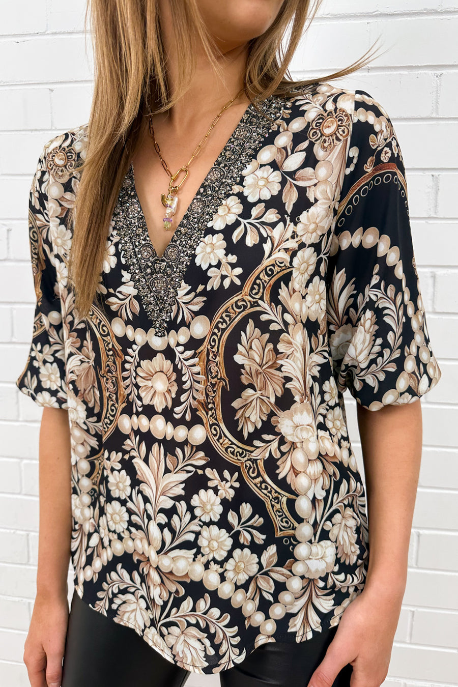 Black Vintage Pearl