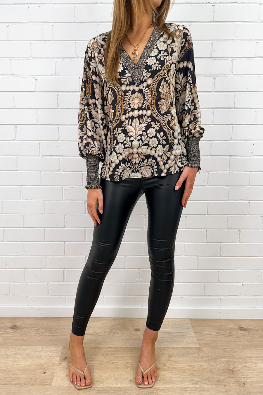 Black Vintage Pearl