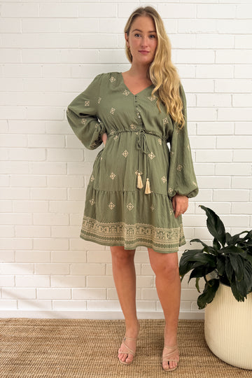 Sage Green: ebba