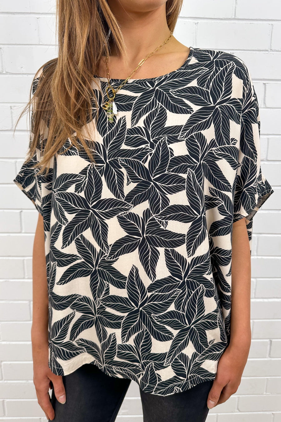 Cream Black Leaf