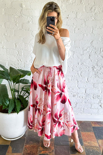 Blush Floral: izzy
